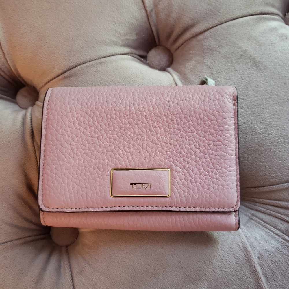 TUMI Women's pink leather wallet